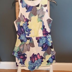 sleeveless floral print Dress or romper. Size Small